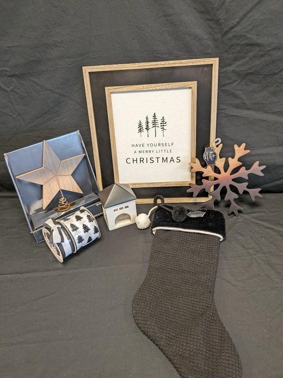 CHRISTMAS DÉCOR FRAME PACKAGE