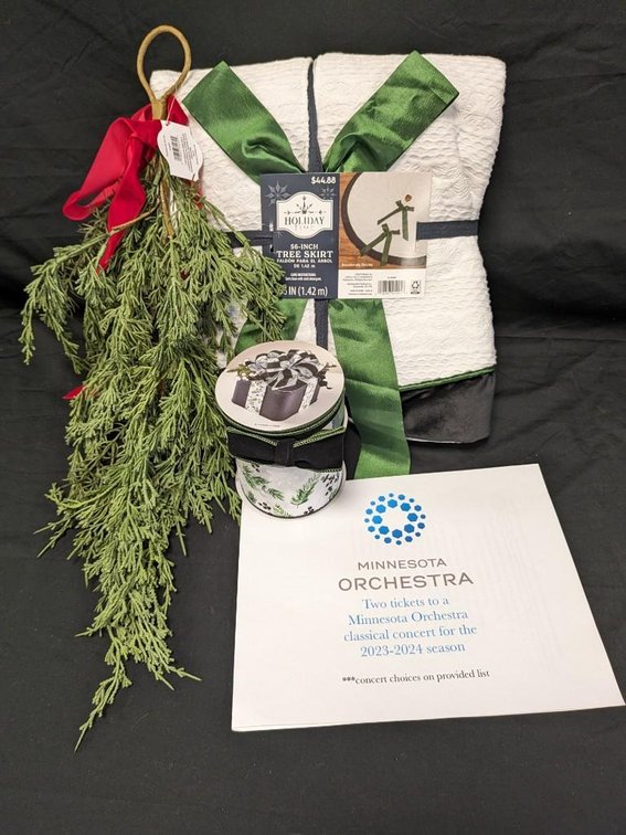 MINNESOTA ORCHESTRA TWO CLASSIC CONCERT TICKETS. HOLIDAY DÉCOR