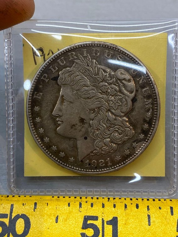 (I-813) 1921-D MORGAN DOLLAR