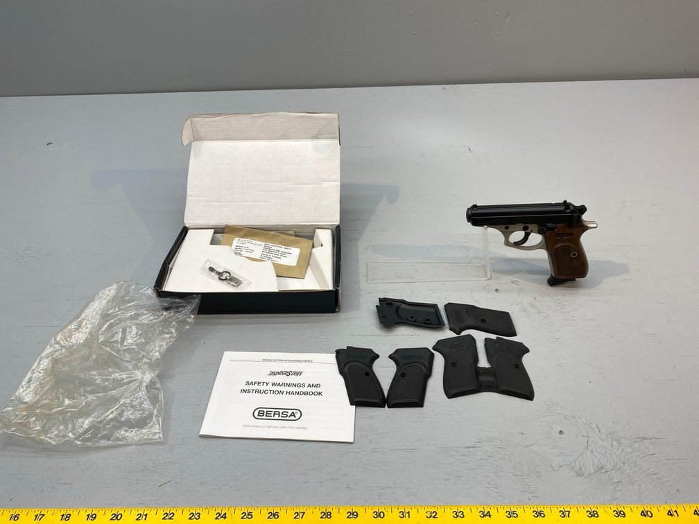 (I-229) BERSA THUNDER .380, BLACK SLIDE, NICKEL FRAME, LIGHT USE, ALWAYS CLEANED, [1] MAGAZINE, ORIGINAL BOX, SN:D79639