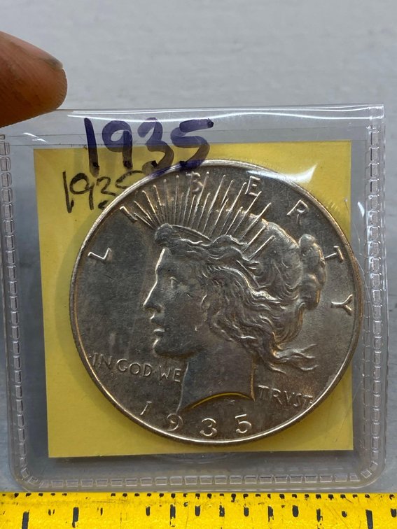 (I-815) 1935 PEACE DOLLAR (UNCIRCULATED)