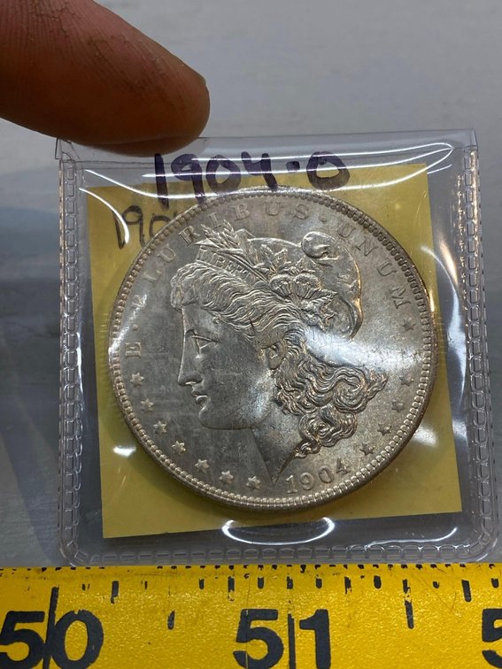 (I-816) 1904-O MORGAN DOLLAR (BRILLIANT UNCIRCULATED)