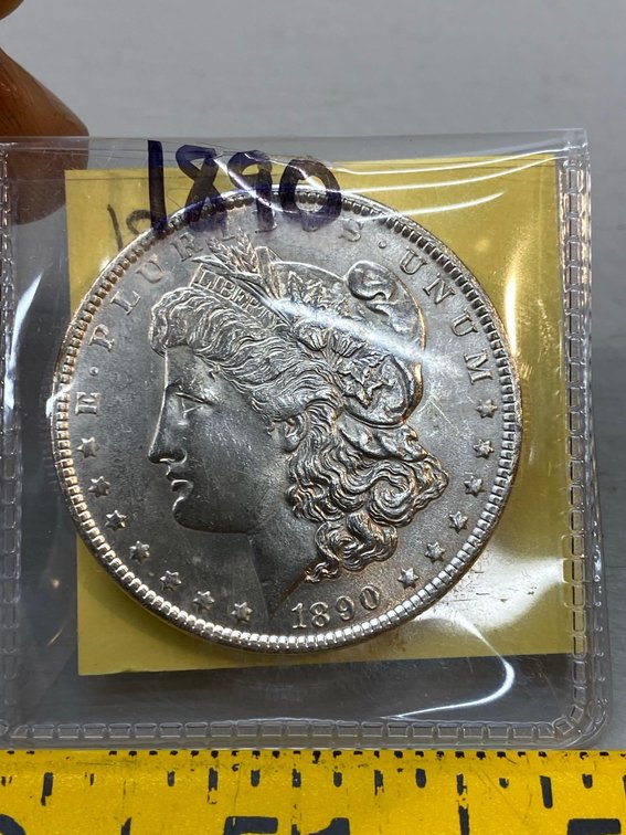 (I-827) 1890 MORGAN DOLLAR (BRILLIANT UNCIRCULATED)