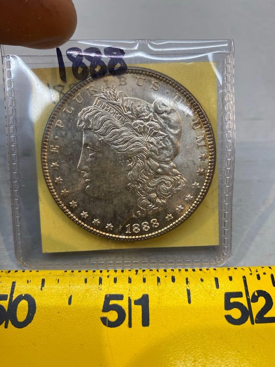 (I-829) 1888 MORGAN DOLLAR (BRILLIANT UNCIRCULATED)