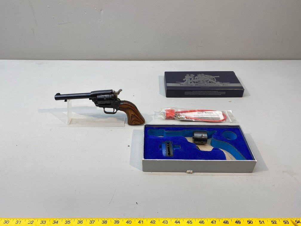 (I-473) HERITAGE MFG ROUGH RIDER .22 LR REVOLVER WITH .22 MAG CYLINDER, SN:B8207