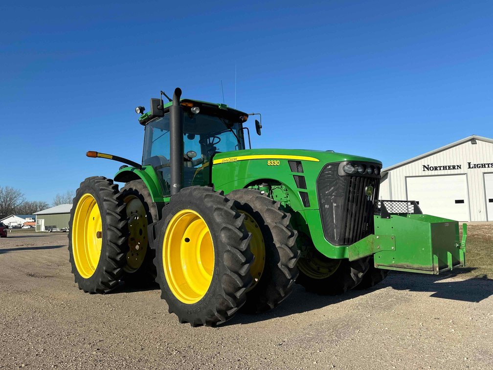 (I-1861) 2009 JOHN DEERE 8330, MFWD, 1,356 HRS, SECOND OWNER, HID LIGHTS, AUTOTRAC READY, DELUXE COM