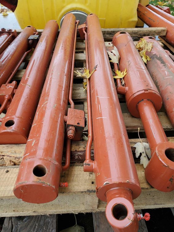 (I-7) (LOCATED IN MORRIS, MN) [2] HYDRAULIC CYLINDERS, 45" STROKE, 90 MM BORE, 50 MM ROD DIA, LOAD T