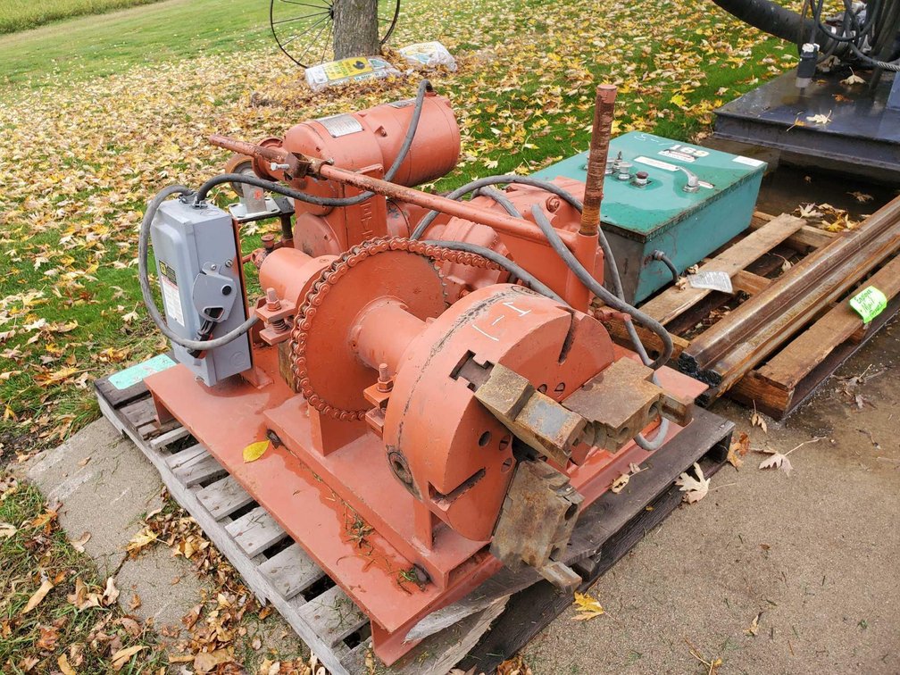(I-1) (LOCATED IN MORRIS, MN) WELDING FIXTURE FOR PIPE, VARI SPEED DRIVE, 1/4 HP, 1-3 RPM (FOR MORE 