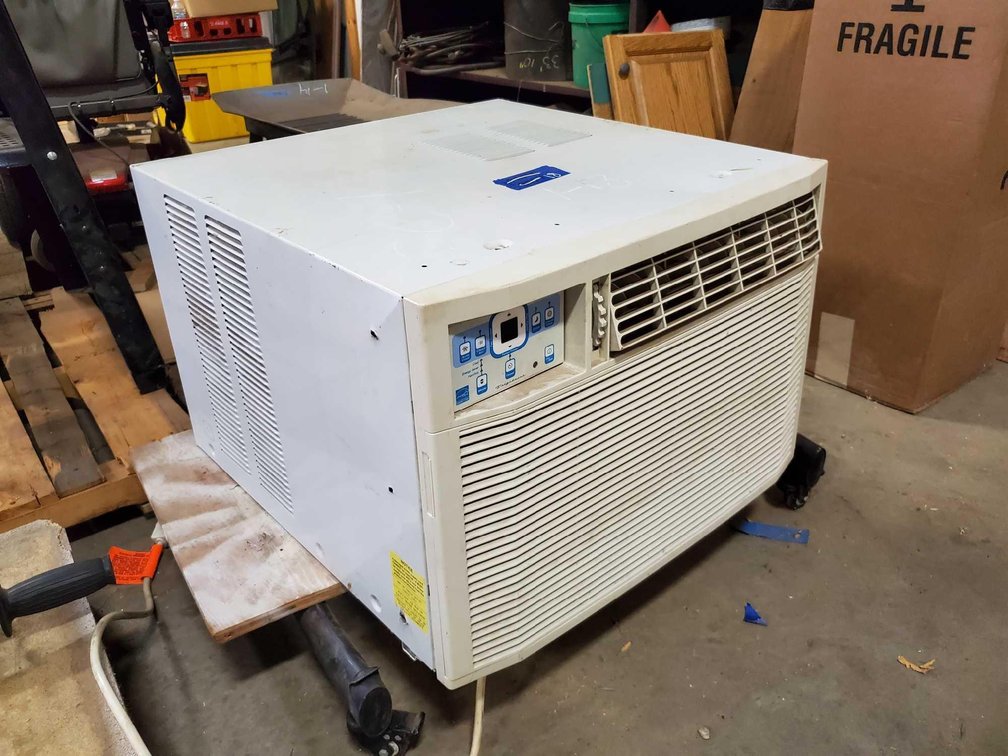 (I-18) (LOCATED IN MORRIS, MN) AIR CONDITIONER, 220V SINGLE PHASE (FOR MORE INFO AND LOCATION CALL N