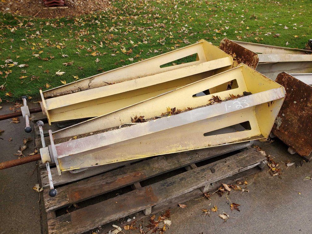 (I-23) (LOCATED IN MORRIS, MN) [2] SAFETY SUPPORTS W/ ADJUSTABLE HEIGHT FOR UNDER LOADS (FOR MORE IN