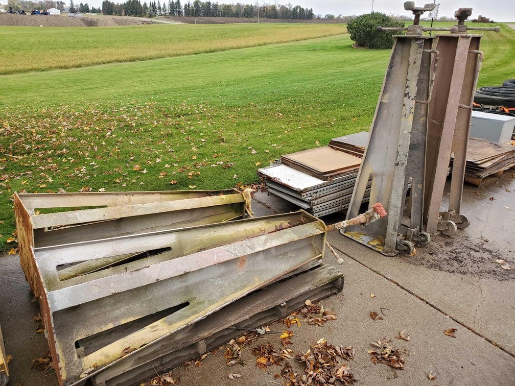 (I-24) (LOCATED IN MORRIS, MN) ​​​​​​​[4] SAFETY SUPPORTS FOR WORKING UNDER HEAVY LOADS (FOR MORE IN