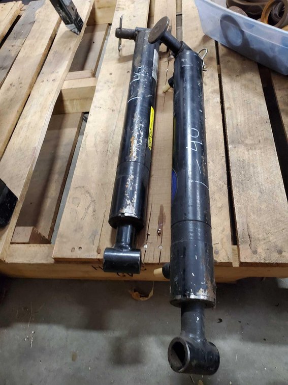 (I-40) (LOCATED IN MORRIS, MN) ​​​​​​​[2] 2" BORE HYDRAULIC CYLINDERS, 18" STROKE (FOR MORE INFO AND