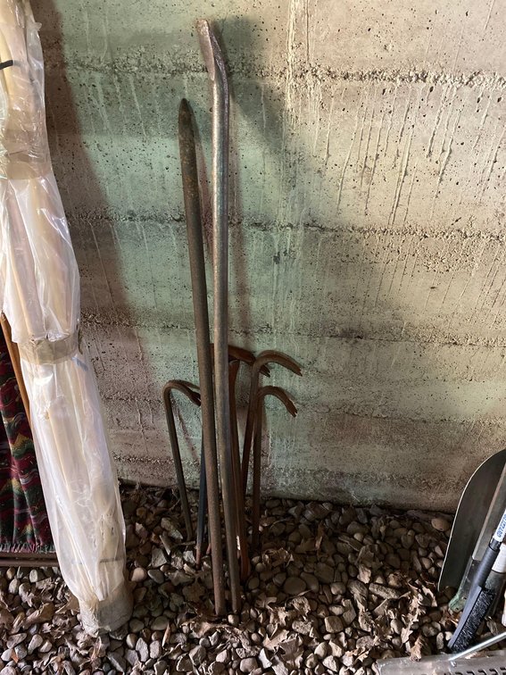 ASSORTMENT OF PRYBARS