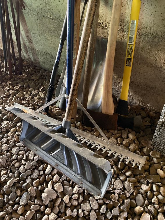 SCOOP SHOVEL, SNOW SHOVEL, AXES, LEVELING RAKE, AND MORE