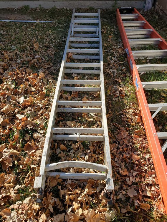 10'/20' ALUMINUM EXTENSION LADDER
