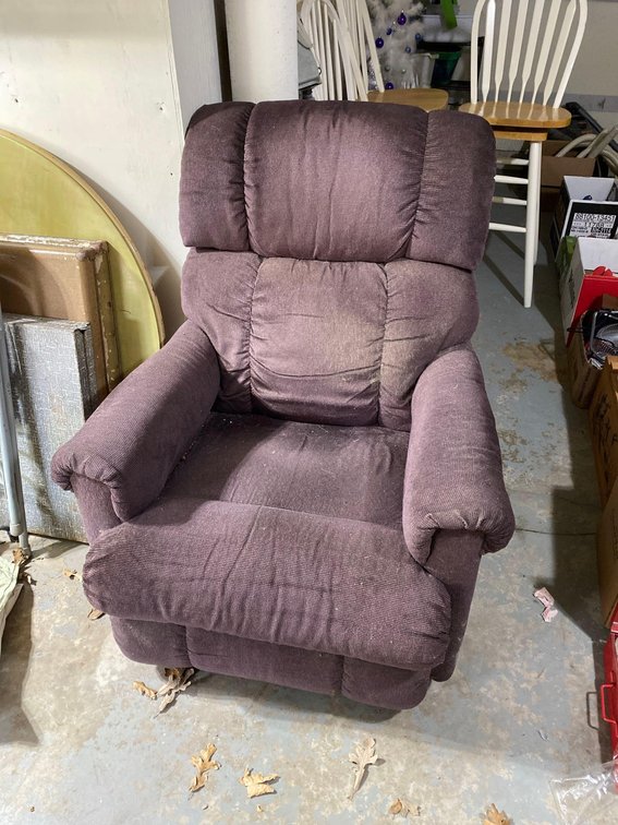 CLOTH PADDED RECLINING CHAIR