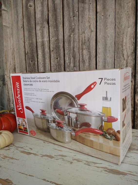 STAINLESS STEEL COOKWARE SET. 7 PIECES. INCLUDES DUTCH OVEN WITH LID, LARGE SAUCEMAN WITH LID, SMALL 