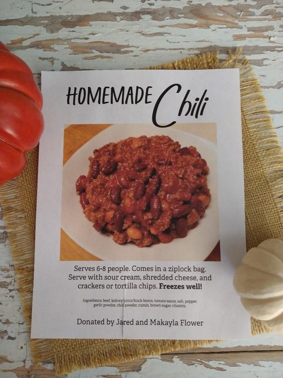 HOMEMADE CHILI. SERVES 6-8 PEOPLE. COMES IN A ZIPLOCK BAG. SERVE WITH SOUR CREAM, SHREDDED
