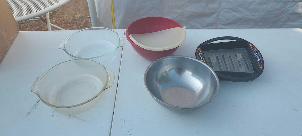 (I-26) FIRE KING BAKING DISH AND MISCELLANEOUS KITCHENWARE