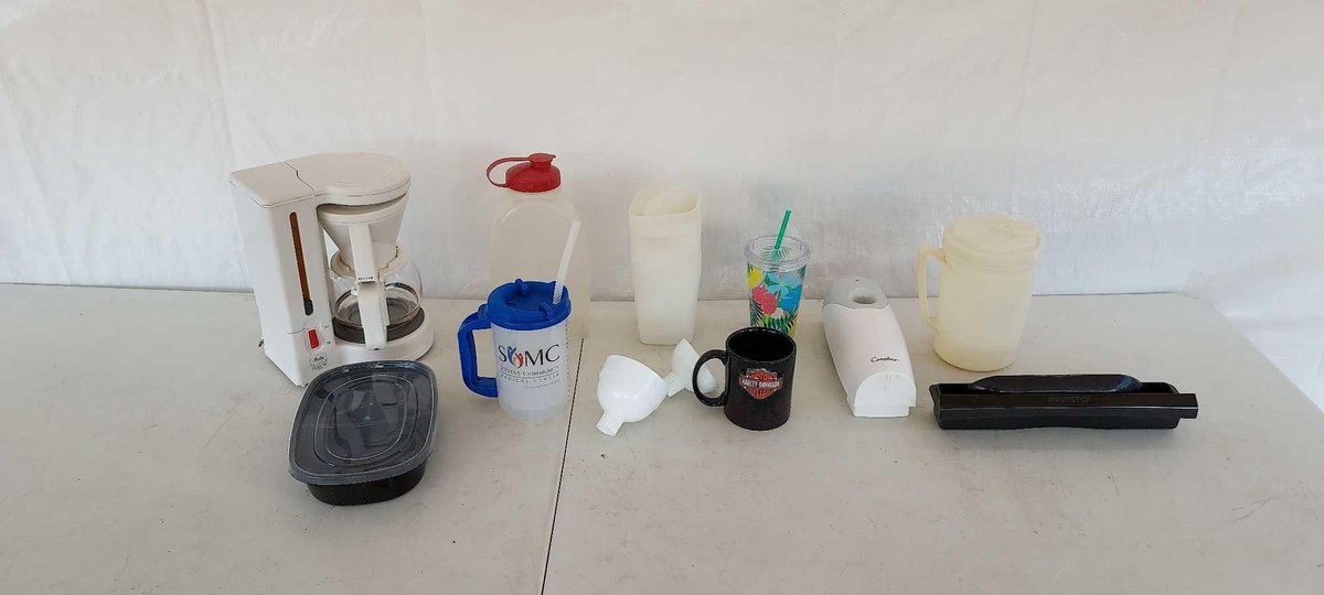 (I-35) MISCELLANEOUS BOX OF KITCHEN ITEMS