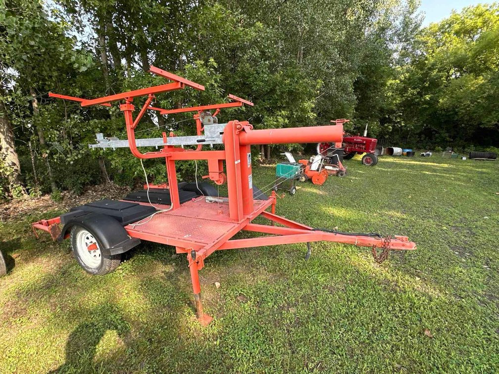 (I-344) HWY. UTILITY SIGN TRAILER WITH CRANK UP & OUT RIGGING.  EXCELLENT TO MAKE INTO A DEER STAND.  