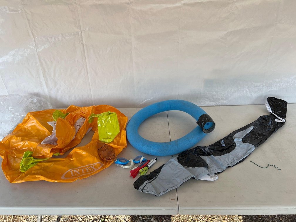 (I-58) BAG OF CHILDREN'S POOL TOYS
