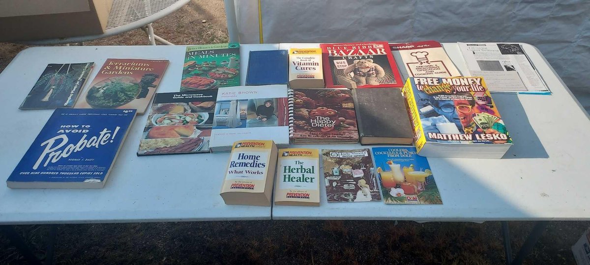 (I-60) BOX OF VARIOUS VINTAGE BOOKS AND COOK BOOKS.