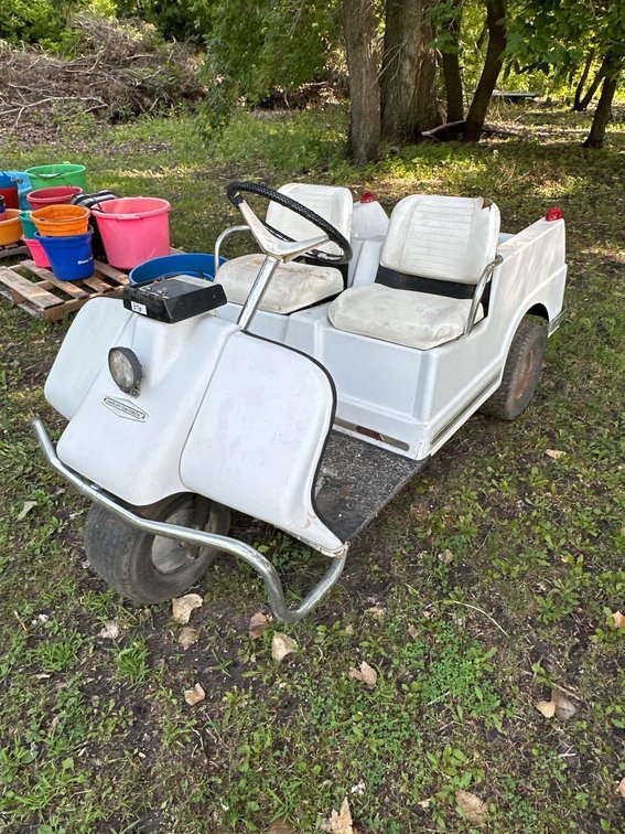 (I-370) HARLEY DAVIDSON GAS GOLF CART (AS IS)