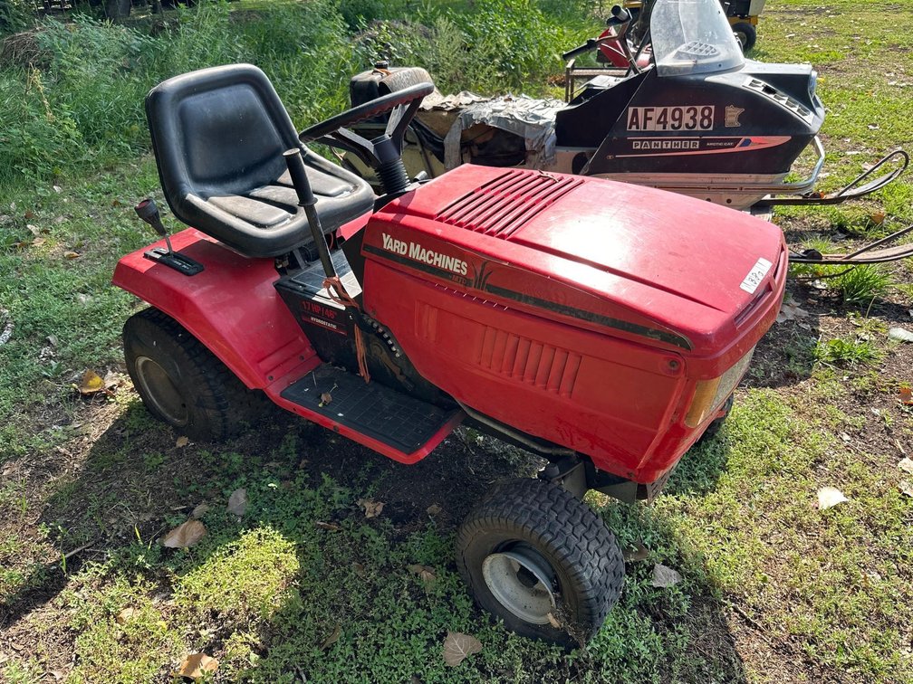(I-380) 17HP YARD MACHINE MOWER WITH TECUMSEH ENGINE FOR PARTS & REPAIR