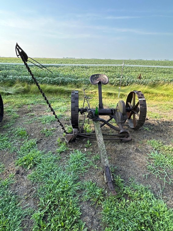 (I-300) JOHN DEERE #4 SICKLE MOWER