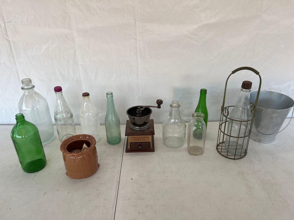 (I-78) HAND COFFEE GRINDER AND MISCELLANEOUS VINTAGE AND HOME DECOR