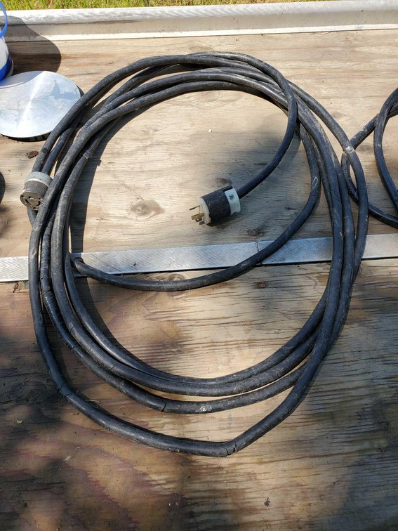 (I-6A) 240 V EXTENSION CORD 