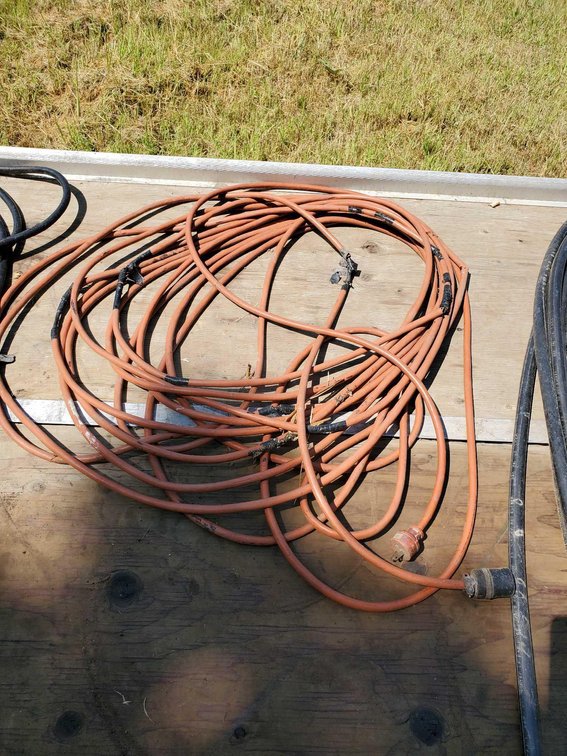 (I-8A) 110 V EXTENSION CORD