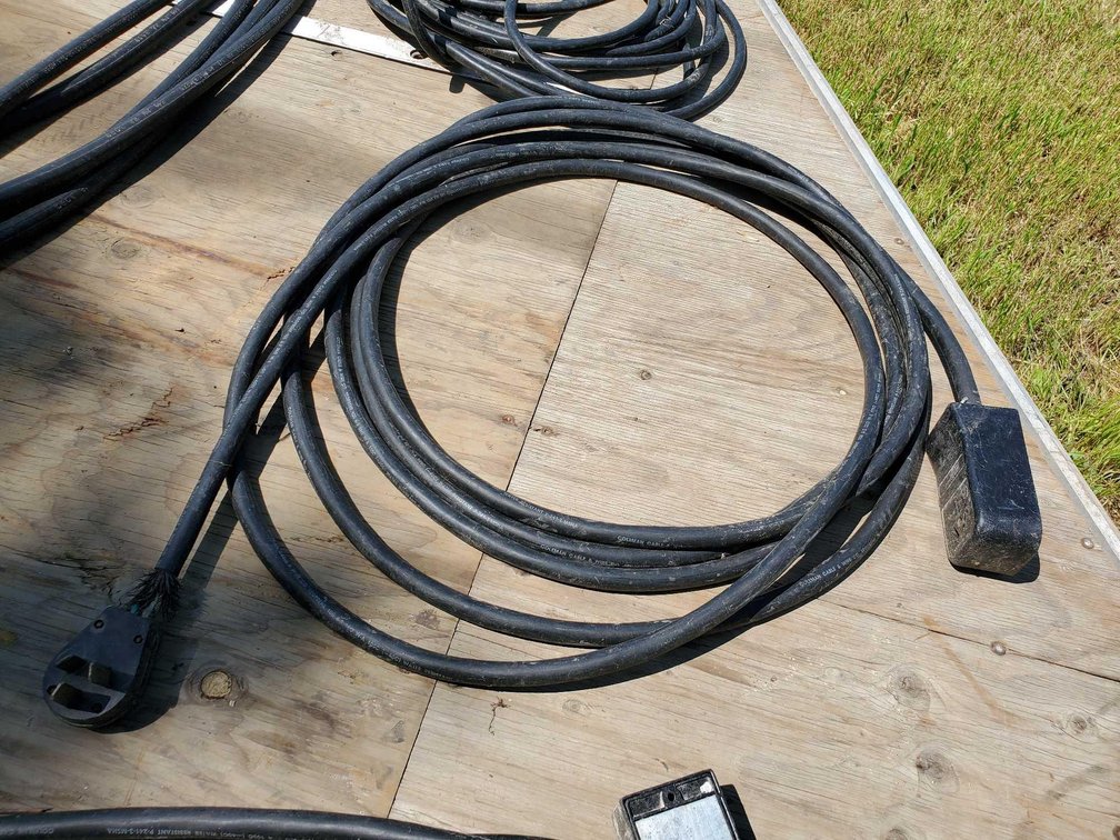 (I-11A) 240 V EXTENSION CORD
