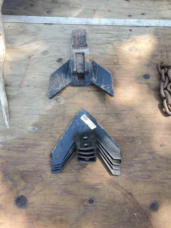 (I-14A) (4) CULTIVATOR SHOVELS AND BUCKET TOOTH