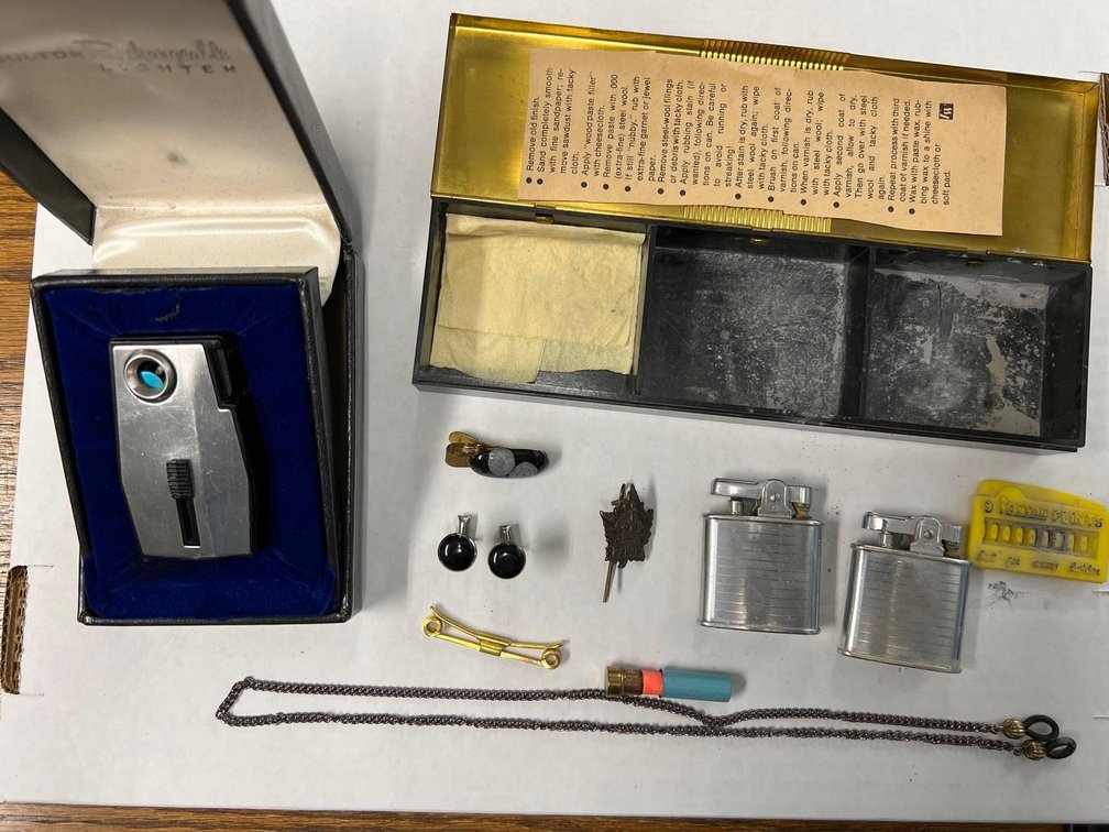 (I-883 Z) (LOCATED IN BENSON) GULTON & RONSON LIGHTERS, CUFF LINKS, TIE CLIPS, OTHER MISC. TO VERIFY