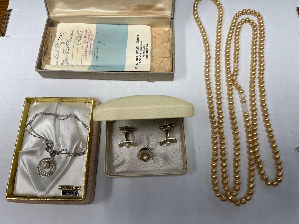 (I-885 Z) (LOCATED IN BENSON) CULTURED PEARLS NECKLACES & JEWELRY, STERLING SILVER NECKLACE. TO VERI