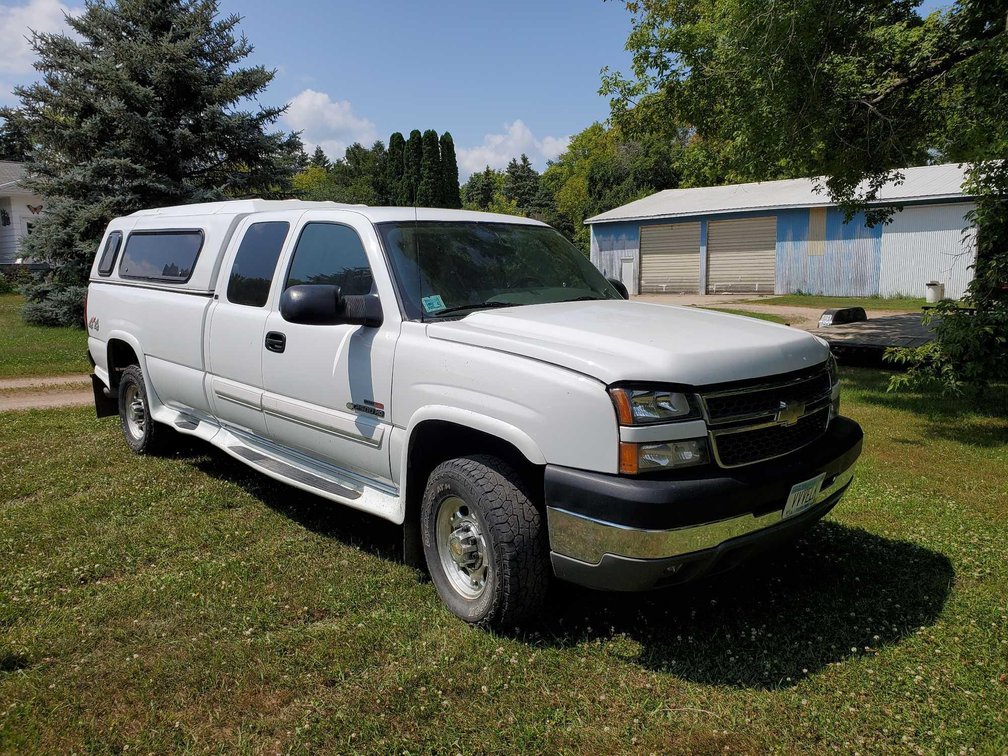 (I-104B) (TITLE) 2005 CHEVY 2500 HD LS DURAMAX DIESEL, 6.6 L TURBO DIESEL, 4X4,  4 DOOR, 110,900 MIL
