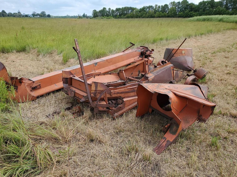 (I-57A) PARTS FOR A 2 ROW ALLIS CHALMERS CORN PICKER