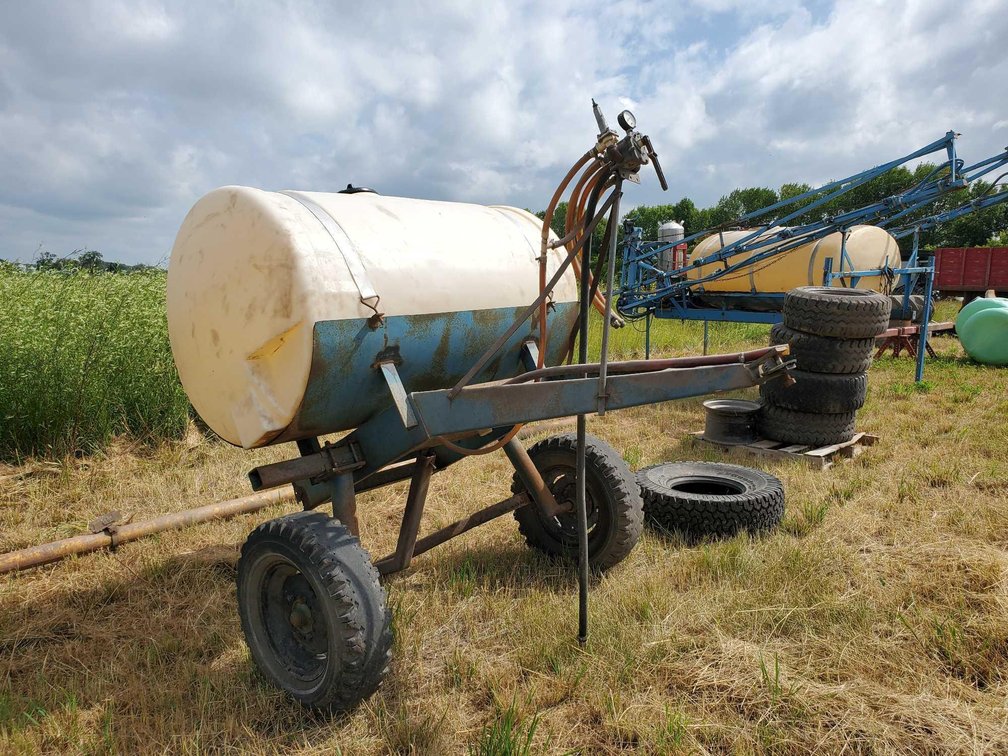 (I-73A) PULL TYPE WATER TANK