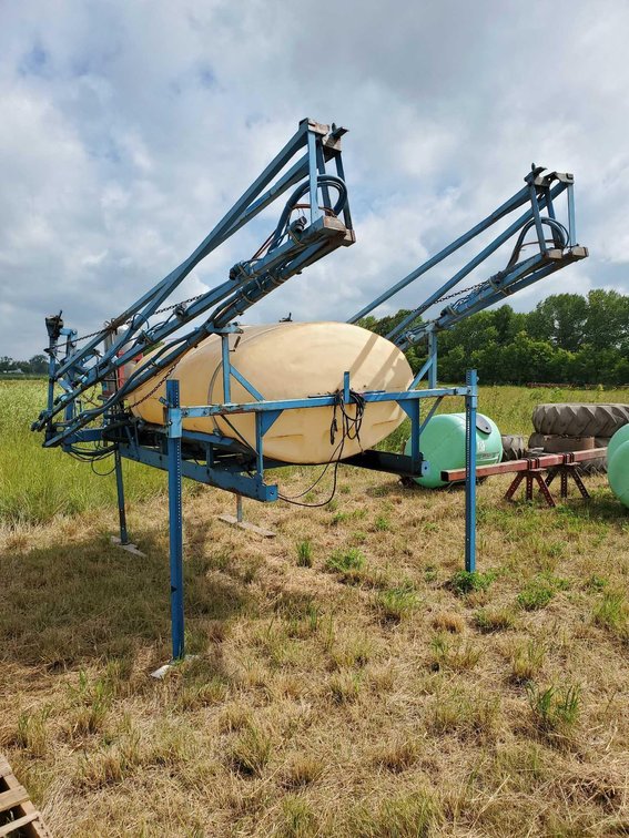 (I-78A) BLUMHARDT PICK UP BOX SPRAYER, 60' BOOM, HONDA ENGINE