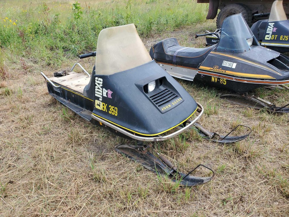 (I-83A) (BILL OF SALE)  JOHN DEERE JDX6 SNOWMOBILE, UNKNOWN CONDITION