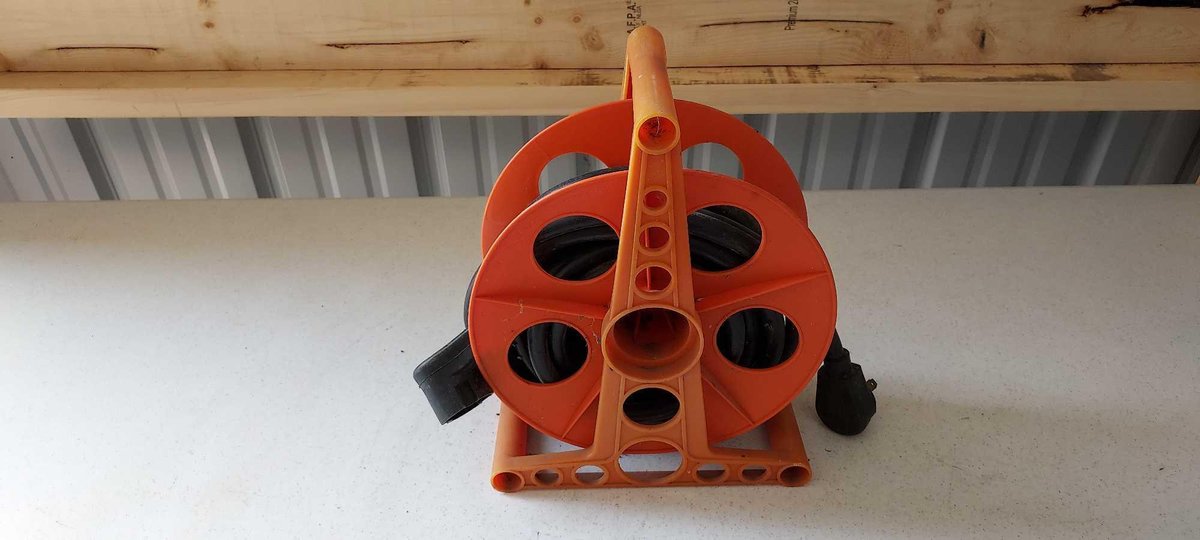 125V CORD ON REEL