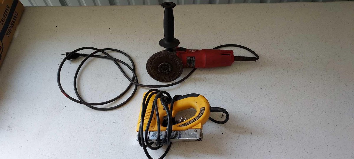 ELECTRIC STAPLE GUN, AND ANGLE GRINDER