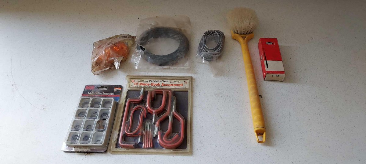 COMMAND HOOKS, O-RINGS, AND MORE