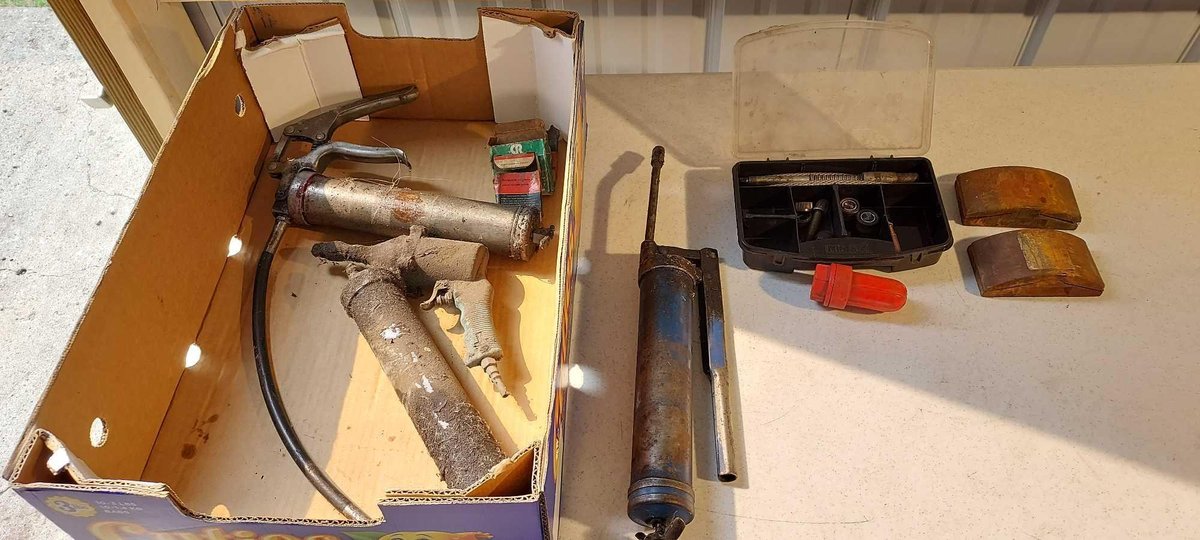 GREASE GUNS AND MISC ITEMS