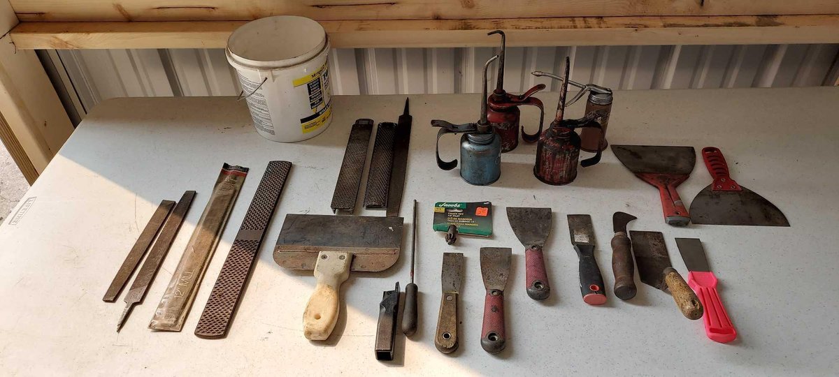 ASSORTMENT OF SCRAPERS AND SMALL OIL CANS