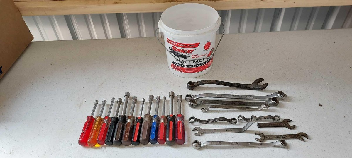 ASSORTMENT OF WRENCHES AND NUT DRIVERS