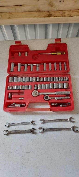 SOCKET SET AND WRENCHES