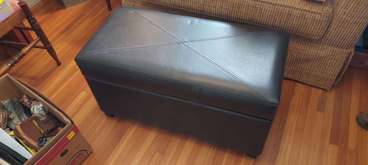 PADDED STORAGE CHEST/OTTOMAN WITH ASSORTMENT OF PURSES